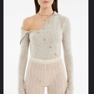 Ruve Eeva cropped assymetric sweater buttoned Sand Wool Blend